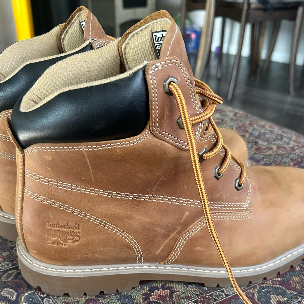 Timberlands - Picture 4 of 5